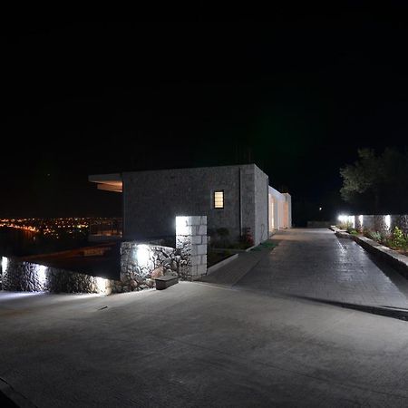 Verga'S Apartments Kalamata Exterior photo