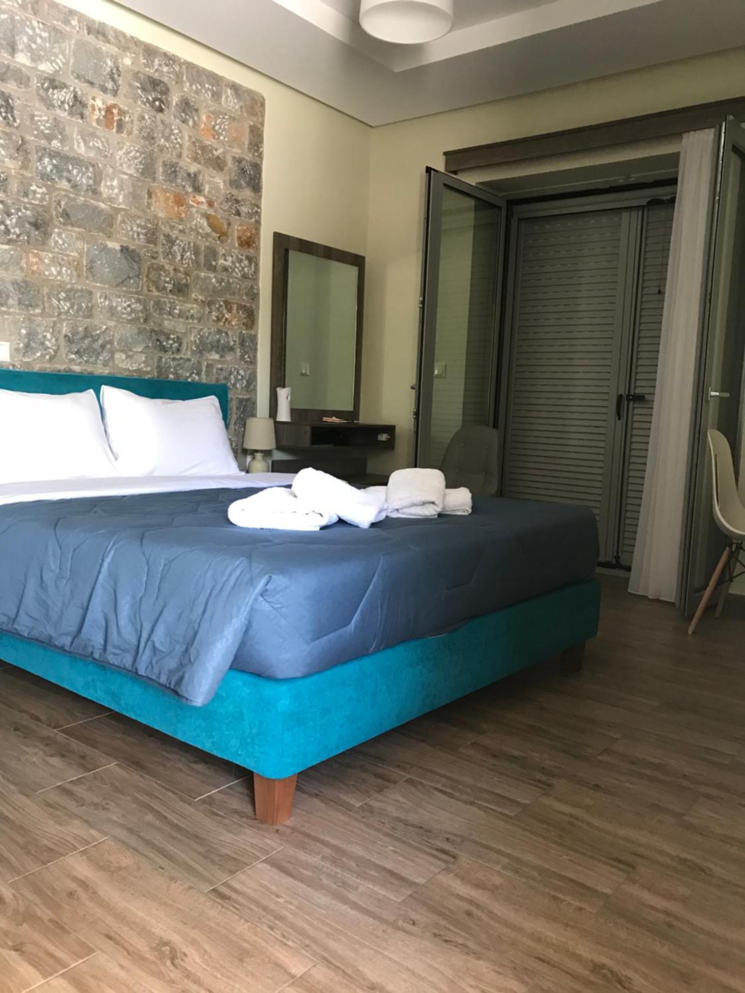 Verga'S Apartments Kalamata Exterior photo