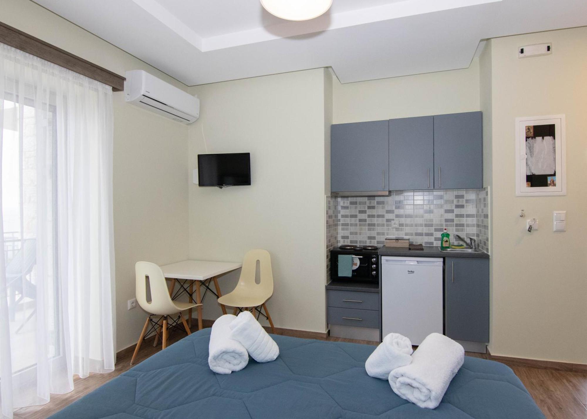 Verga'S Apartments Kalamata Room photo